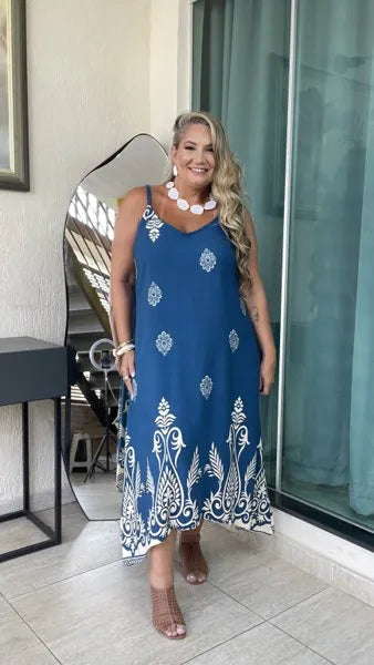 VESTIDO ALÇA MIDI PLUS
AZUL MARINHO